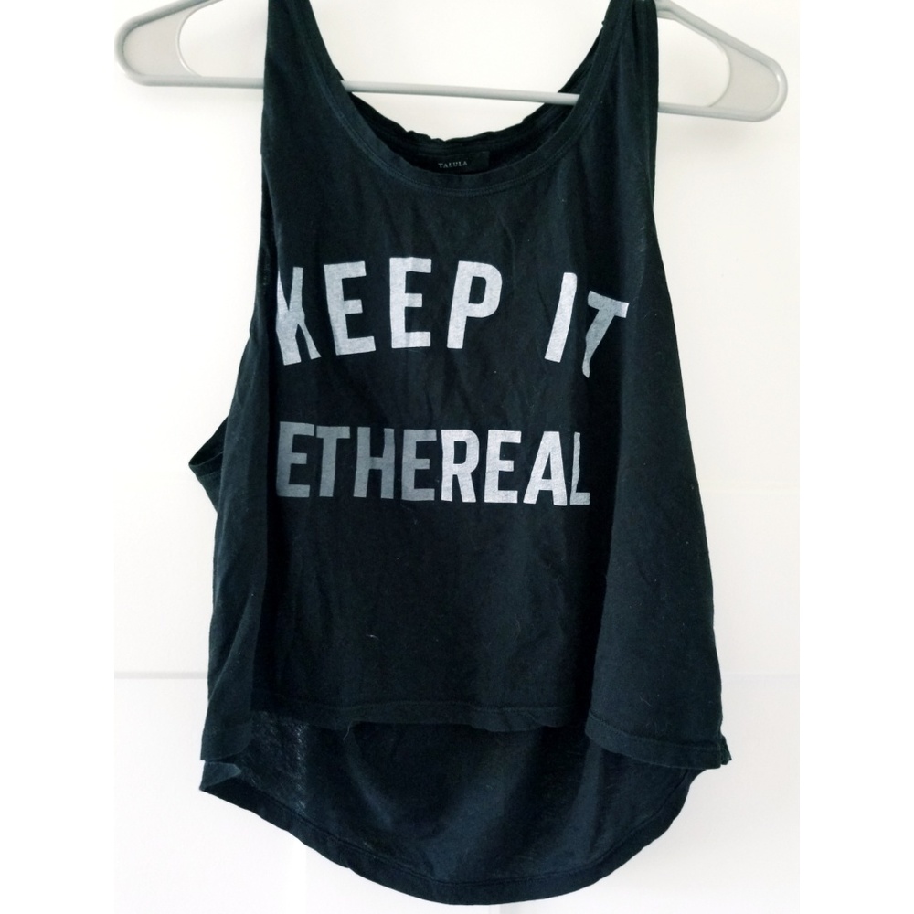Crop graphic tank